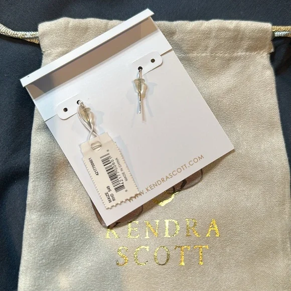 NWT Kendra Scott silver and light purple drop earrings - Picture 2 of 3